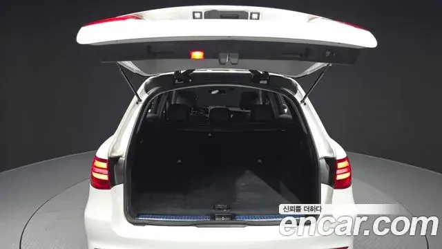 Mercedes-Benz GLC-Class 2019 — Şəkil 1/32