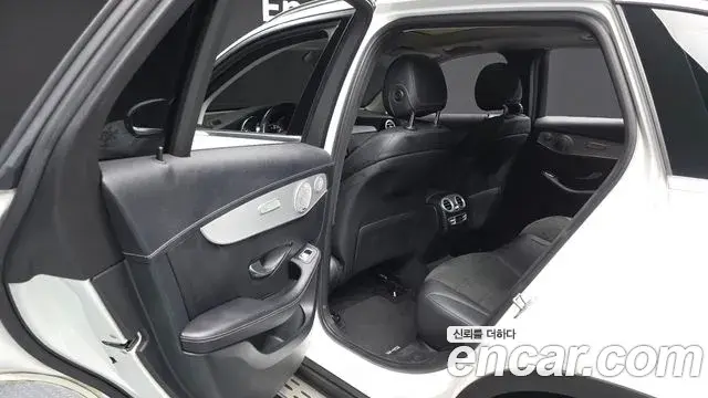 Mercedes-Benz GLC-Class 2019 — Şəkil 22/32
