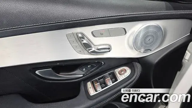 Mercedes-Benz GLC-Class 2019 — Şəkil 27/32