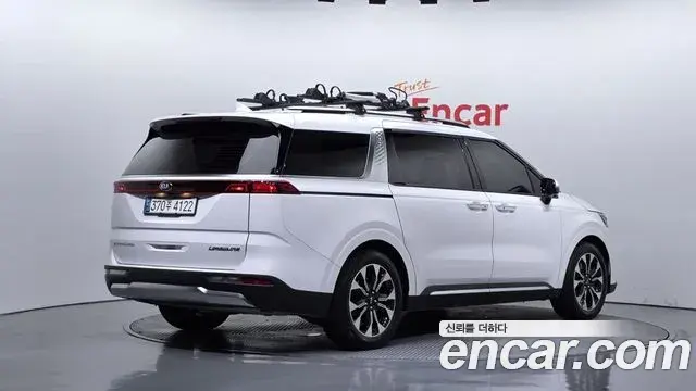 Kia Carnival 2021 — Фото 2/20