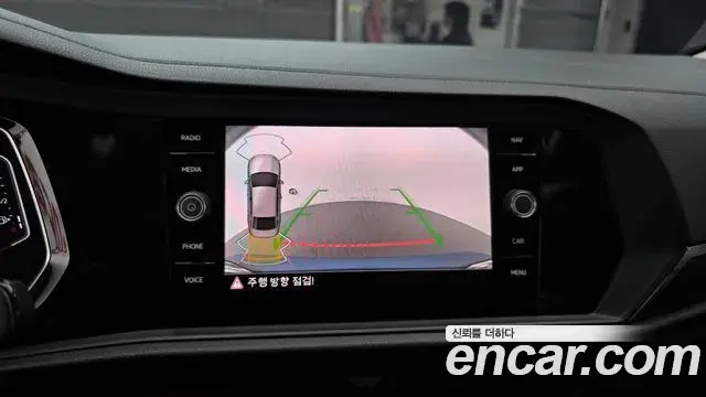 Volkswagen Jetta 2023 — ფოტო 22/34