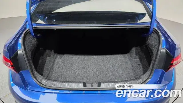 Volkswagen Jetta 2023 — ფოტო 5/34