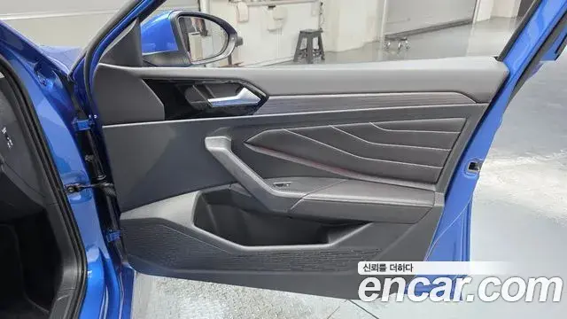 Volkswagen Jetta 2023 — ფოტო 4/34