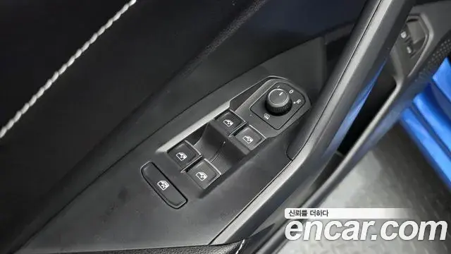 Volkswagen Jetta 2023 — ფოტო 7/34