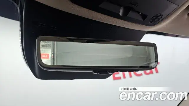 Kia Carnival 2024 — ფოტო 19/20