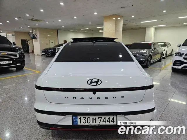 Hyundai Grandeur Hybrid 2022 — Photo 16/20