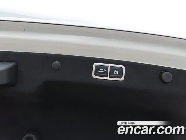 Hyundai Grandeur Hybrid 2022 — Photo 14/20
