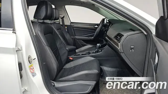 Volkswagen Jetta 2021 — ფოტო 26/34