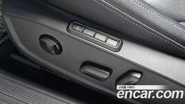 Volkswagen Jetta 2021 — ფოტო 8/34