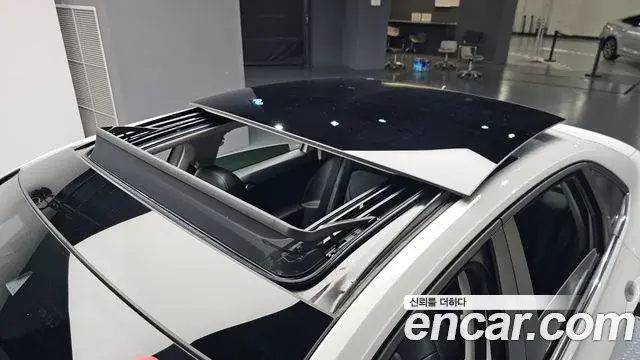 Volkswagen Jetta 2021 — ფოტო 9/34