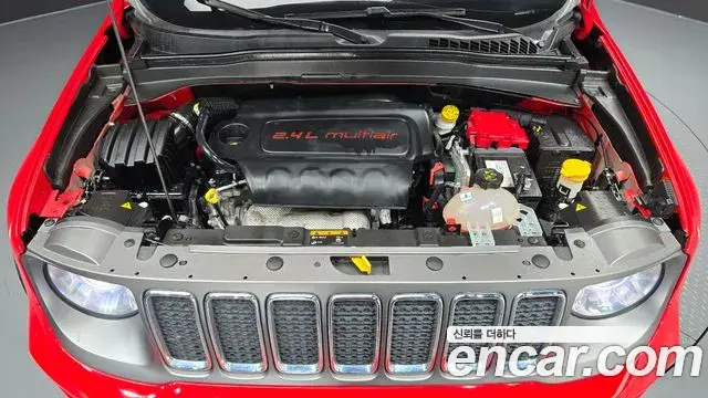 Jeep Renegade 2019 — ფოტო 12/32