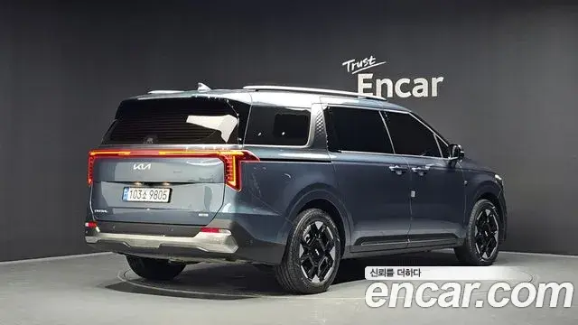 Kia Carnival 2024 — Şəkil 32/37