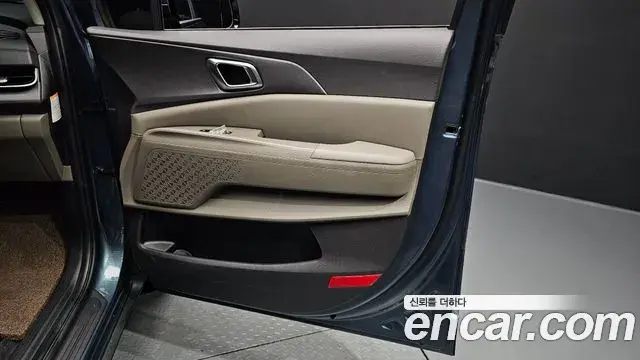 Kia Carnival 2024 — Şəkil 20/37