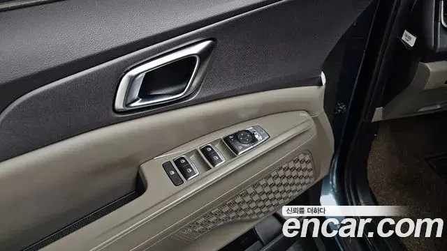 Kia Carnival 2024 — Şəkil 8/37