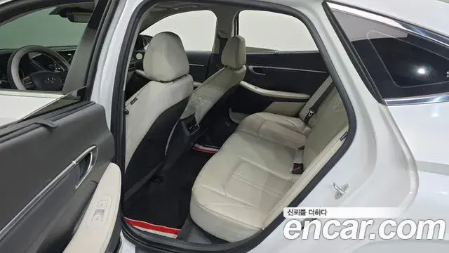 Hyundai Sonata 2019 — Фото 17/20