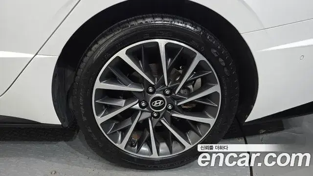 Hyundai Sonata Hybrid 2019 — Photo 11/37