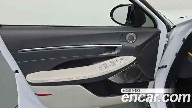 Hyundai Sonata Hybrid 2019 — Photo 36/37