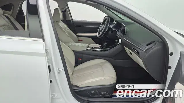 Hyundai Sonata Hybrid 2019 — Photo 9/37