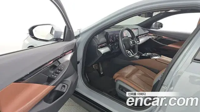 BMW 5 Series 2024 — Şəkil 16/35