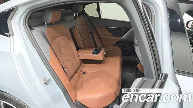 BMW 5 Series 2024 — Şəkil 32/35