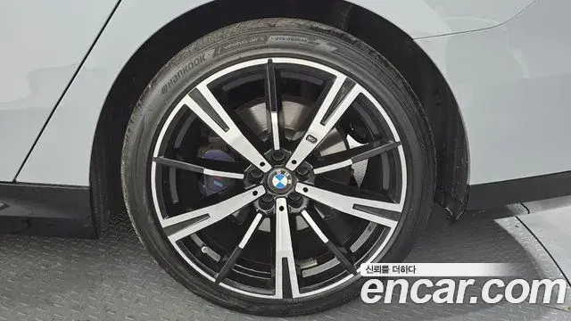 BMW 5 Series 2024 — Şəkil 2/35