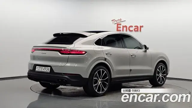 Porsche Cayenne 2023 — Photo 32/39