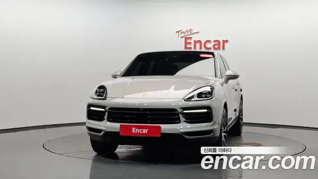 Porsche Cayenne 2023 — Photo 16/39