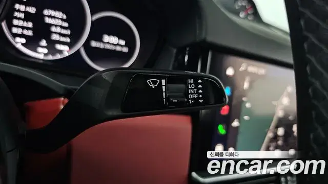 Porsche Cayenne 2023 — Photo 35/39