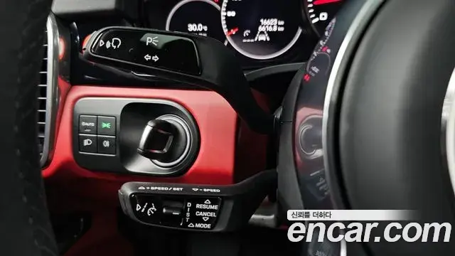 Porsche Cayenne 2023 — Photo 29/39