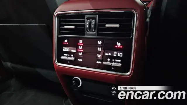 Porsche Cayenne 2023 — Photo 25/39