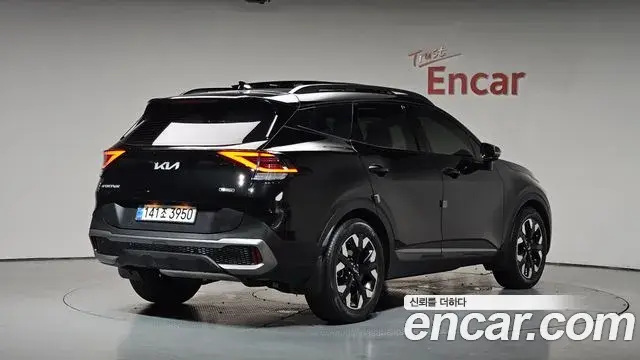 Kia Sportage 2021 — Фото 2/20