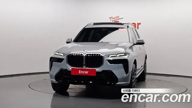 BMW X7 2024 — ფოტო 23/42