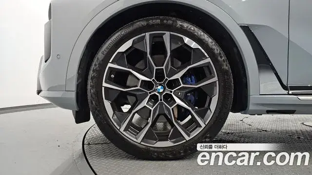 BMW X7 2024 — ფოტო 27/42