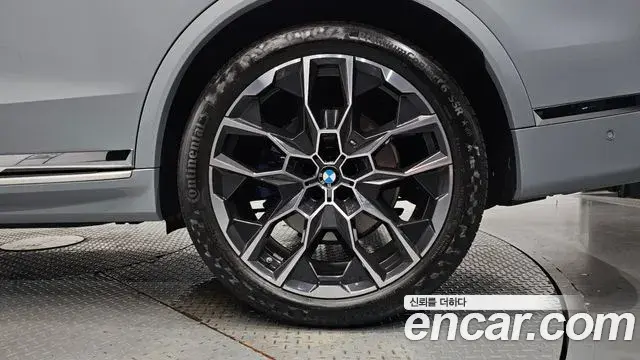 BMW X7 2024 — ფოტო 1/42