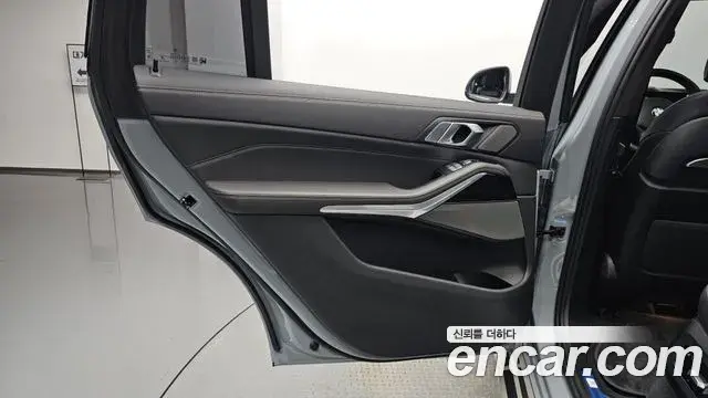 BMW X7 2024 — ფოტო 20/42