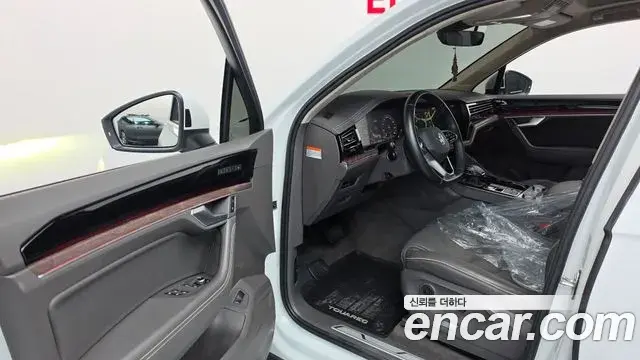 Volkswagen Touareg 2021 — Şəkil 9/20