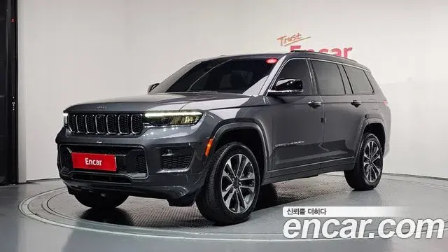 Jeep Grand Cherokee 2022 — ფოტო 7/33