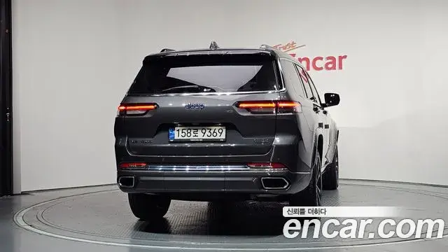 Jeep Grand Cherokee 2022 — ფოტო 30/33