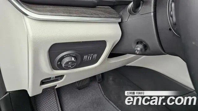 Jeep Grand Cherokee 2022 — ფოტო 27/33