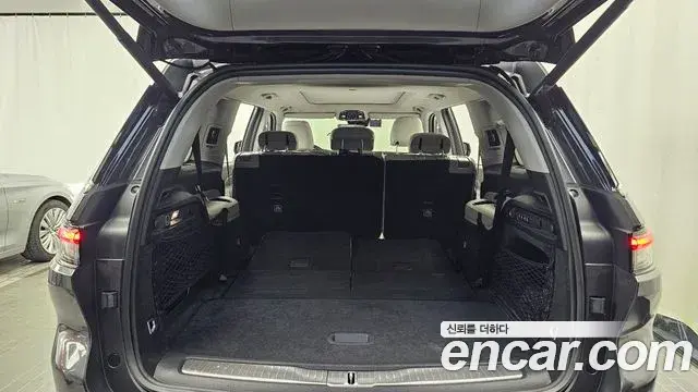Jeep Grand Cherokee 2022 — ფოტო 14/33