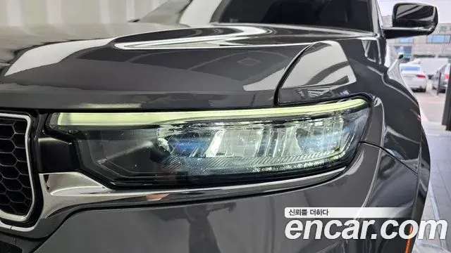 Jeep Grand Cherokee 2022 — ფოტო 16/33