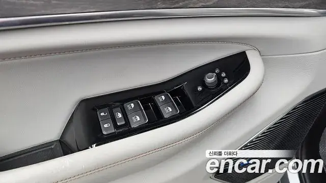 Jeep Grand Cherokee 2022 — ფოტო 23/33