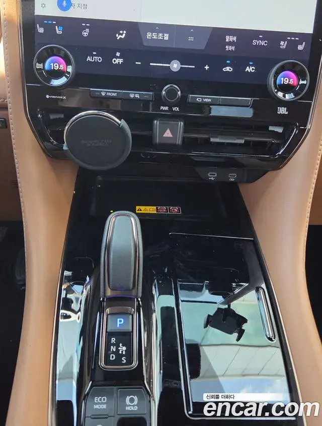 Toyota Alphard 2024 — ფოტო 1/10