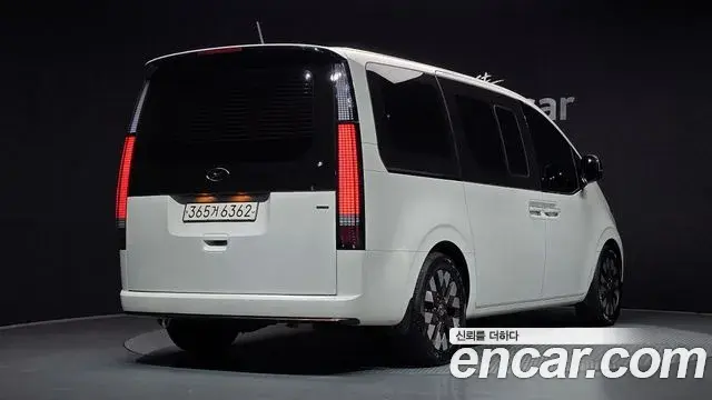Hyundai Staria 2021 — Фото 2/20