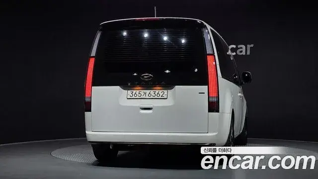 Hyundai Staria 2021 — Фото 4/20