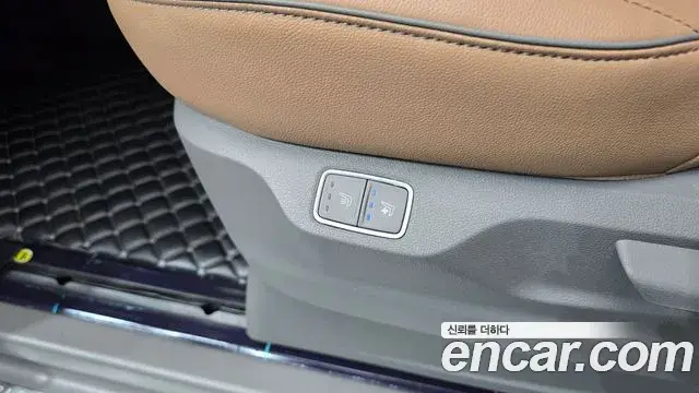 Hyundai Staria 2021 — Фото 18/20