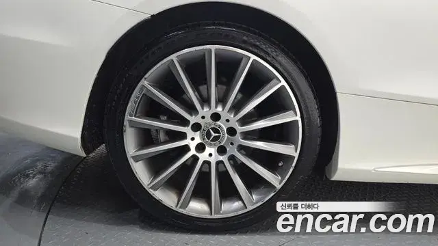 Mercedes-Benz C-Class 2018 — ფოტო 4/20