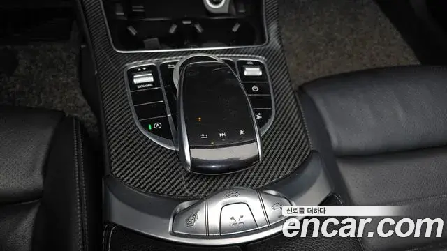 Mercedes-Benz C-Class 2018 — ფოტო 17/20