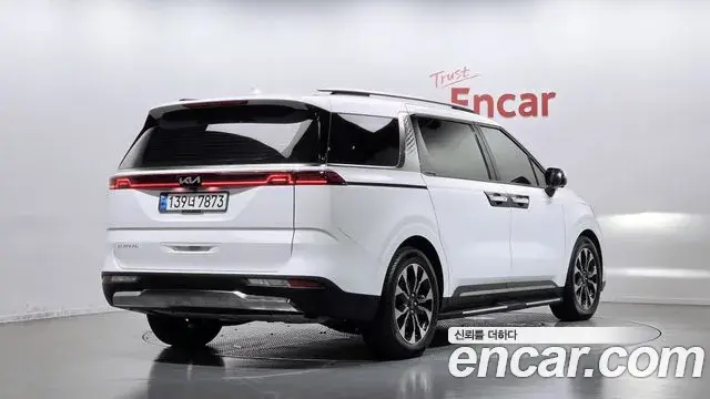 Kia Carnival 2023 — Фото 2/20