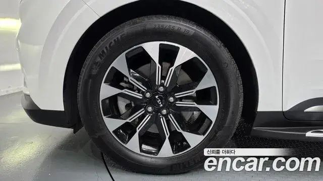 Kia Carnival 2023 — Фото 5/20
